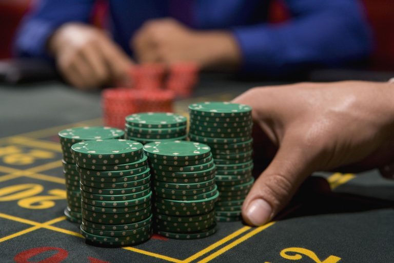 Experience Live Dealer Casino Games With Real-Time Multiplayer Competitions